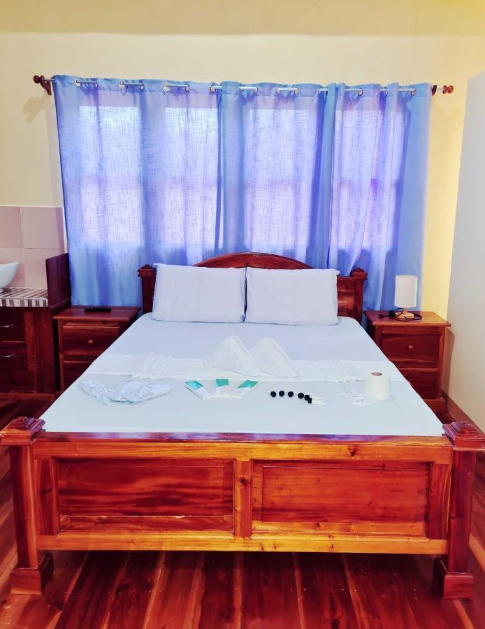 La-Familia Guest House Siquijor Exterior photo